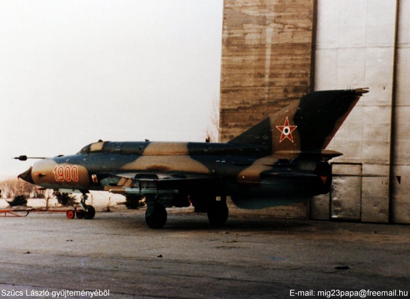 Kép a Mikojan-Gurjevics MiG-21 típusú, 1900 oldalszámú gépről.