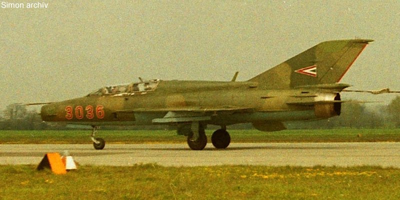 Kép a Mikojan-Gurjevics MiG-21 típusú, 3036 oldalszámú gépről.