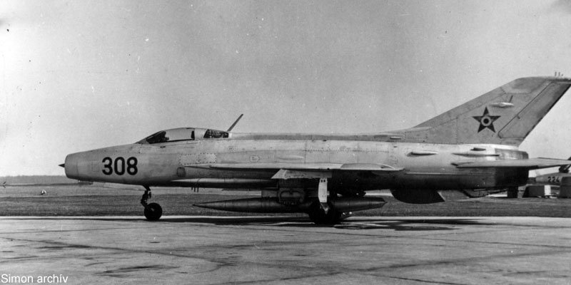 Kép a Mikojan-Gurjevics MiG-21 típusú, 308 oldalszámú gépről.