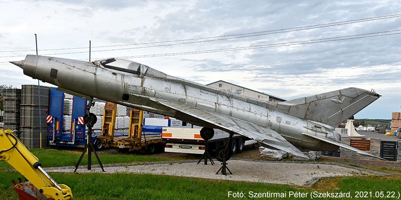 Kép a Mikojan-Gurjevics MiG-21 típusú, 308 oldalszámú gépről.