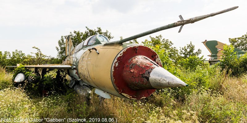 Kép a Mikojan-Gurjevics MiG-21 típusú, 3537 oldalszámú gépről.