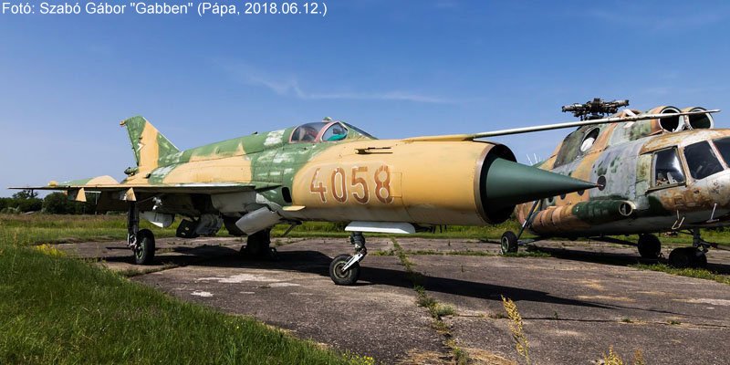 Kép a Mikojan-Gurjevics MiG-21 típusú, 4058 oldalszámú gépről.