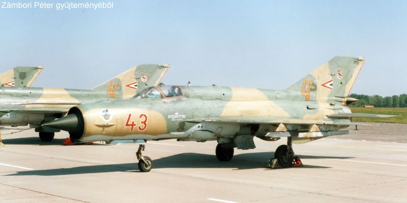 Kép a Mikojan-Gurjevics MiG-21 típusú, 43 oldalszámú gépről.