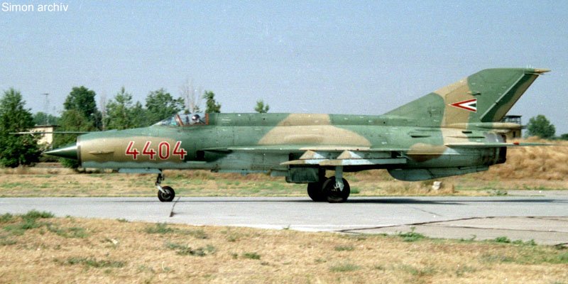 Kép a Mikojan-Gurjevics MiG-21 típusú, 4404 oldalszámú gépről.