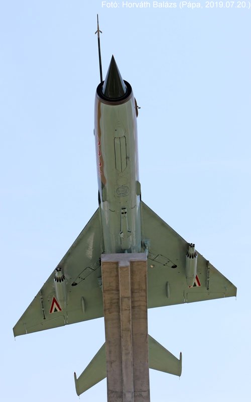 Kép a Mikojan-Gurjevics MiG-21 típusú, 4605 oldalszámú gépről.