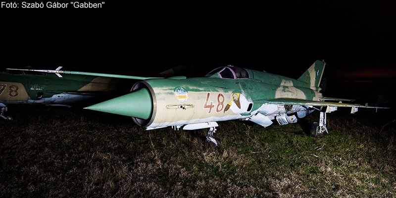 Kép a Mikojan-Gurjevics MiG-21 típusú, 48 oldalszámú gépről.