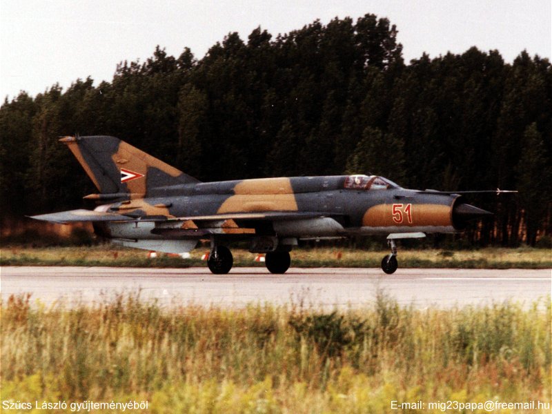 Kép a Mikojan-Gurjevics MiG-21 típusú, 51 oldalszámú gépről.