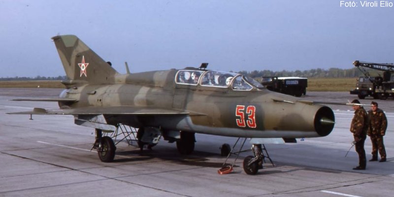 Kép a Mikojan-Gurjevics MiG-21 típusú, 53 oldalszámú gépről.