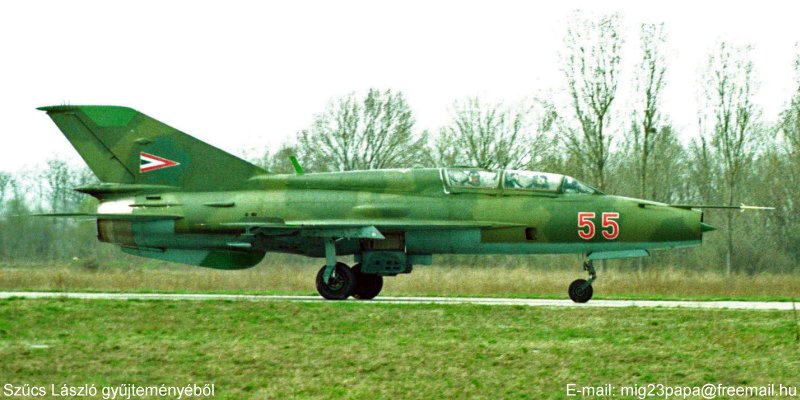 Kép a Mikojan-Gurjevics MiG-21 típusú, 55 oldalszámú gépről.