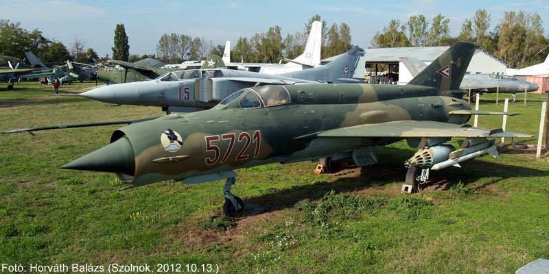 Kép a Mikojan-Gurjevics MiG-21 típusú, 5721 oldalszámú gépről.
