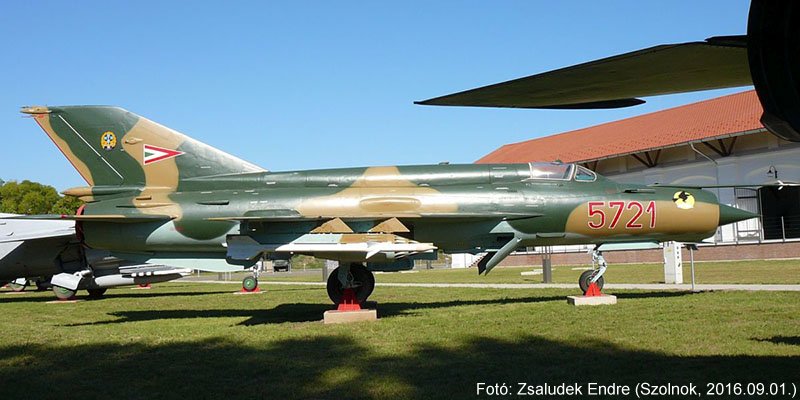 Kép a Mikojan-Gurjevics MiG-21 típusú, 5721 oldalszámú gépről.