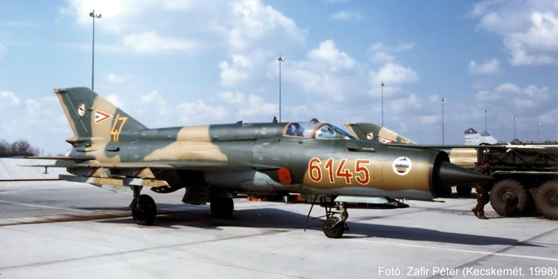 Kép a Mikojan-Gurjevics MiG-21 típusú, 6145 oldalszámú gépről.