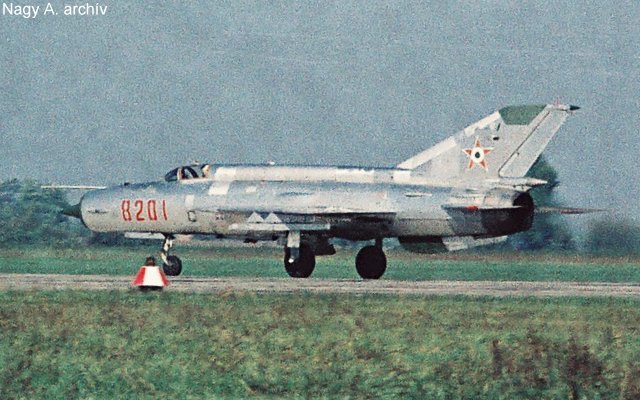 Kép a Mikojan-Gurjevics MiG-21 típusú, 8201 oldalszámú gépről.