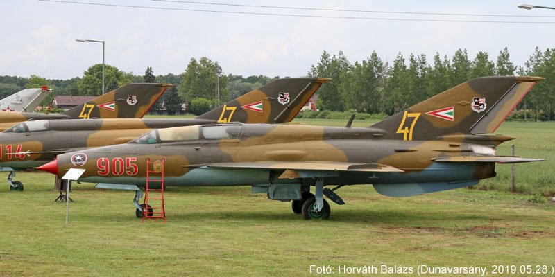 Kép a Mikojan-Gurjevics MiG-21 típusú, 905 (2) oldalszámú gépről.