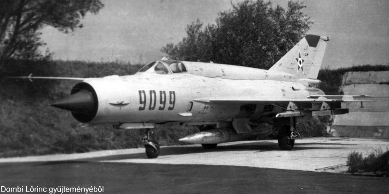 Kép a Mikojan-Gurjevics MiG-21 típusú, 9099 oldalszámú gépről.