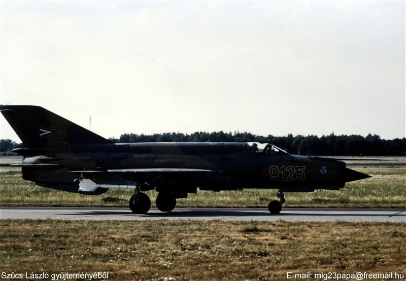 Kép a Mikojan-Gurjevics MiG-21 típusú, 9125 oldalszámú gépről.
