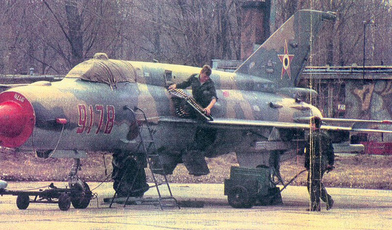 Kép a Mikojan-Gurjevics MiG-21 típusú, 9178 oldalszámú gépről.