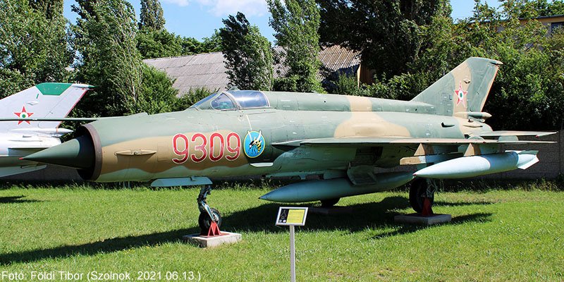 Kép a Mikojan-Gurjevics MiG-21 típusú, 9309 oldalszámú gépről.