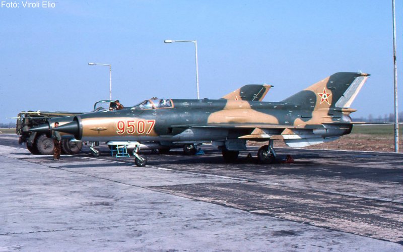 Kép a Mikojan-Gurjevics MiG-21 típusú, 9507 oldalszámú gépről.