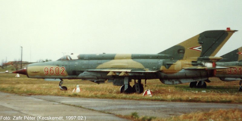 Kép a Mikojan-Gurjevics MiG-21 típusú, 9602 oldalszámú gépről.