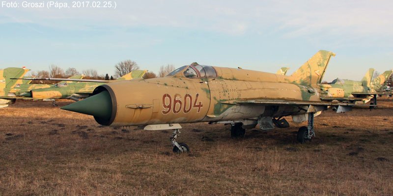 Kép a Mikojan-Gurjevics MiG-21 típusú, 9604 oldalszámú gépről.