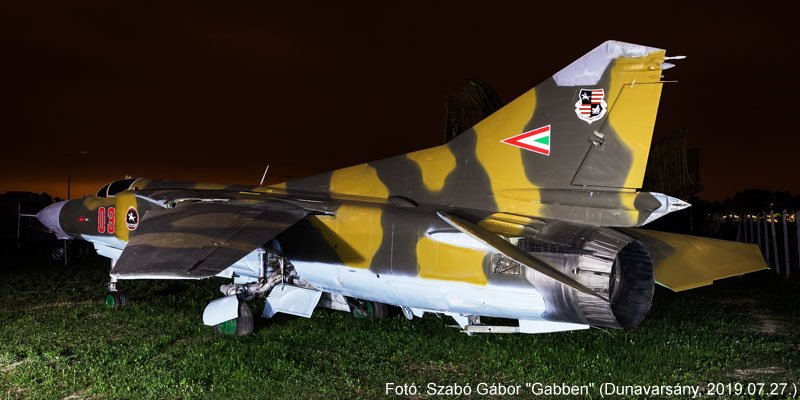 Kép a Mikojan-Gurjevics MiG-23 típusú, 03 oldalszámú gépről.