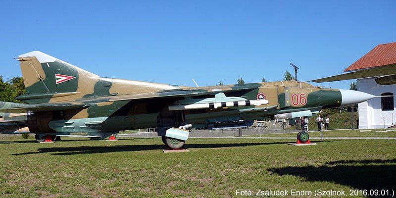 Kép a Mikojan-Gurjevics MiG-23 típusú, 06 oldalszámú gépről.