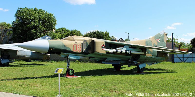 Kép a Mikojan-Gurjevics MiG-23 típusú, 06 oldalszámú gépről.