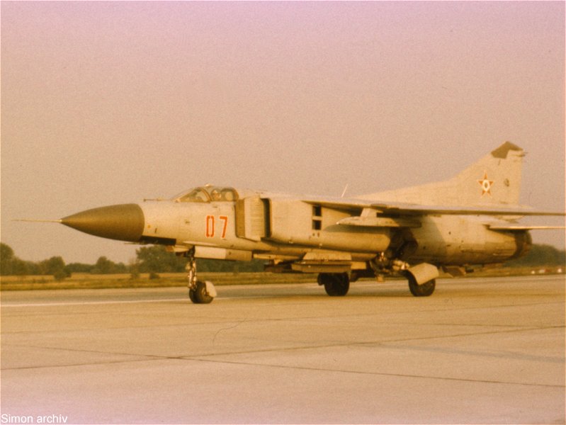 Kép a Mikojan-Gurjevics MiG-23 típusú, 07 oldalszámú gépről.