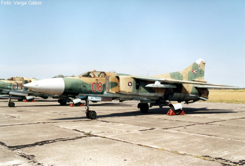 Kép a Mikojan-Gurjevics MiG-23 típusú, 08 oldalszámú gépről.