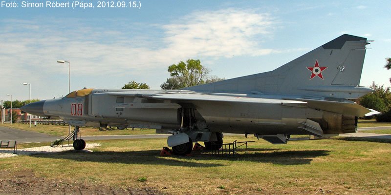 Kép a Mikojan-Gurjevics MiG-23 típusú, 08 oldalszámú gépről.