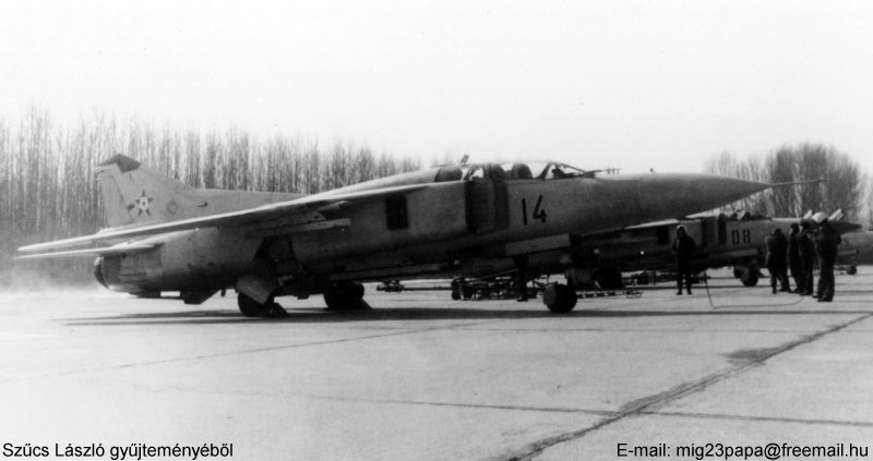 Kép a Mikojan-Gurjevics MiG-23 típusú, 14 oldalszámú gépről.