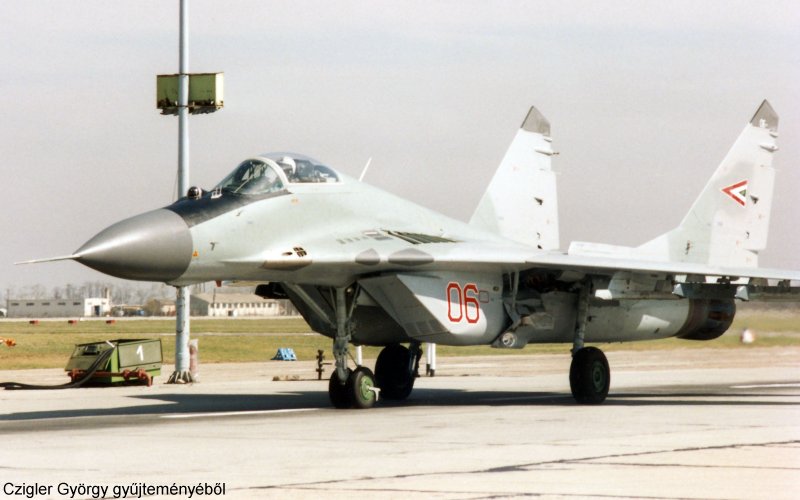 Kép a Mikojan-Gurjevics MiG-29 típusú, 06 oldalszámú gépről.