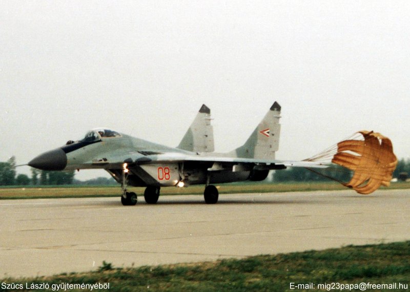 Kép a Mikojan-Gurjevics MiG-29 típusú, 08 oldalszámú gépről.