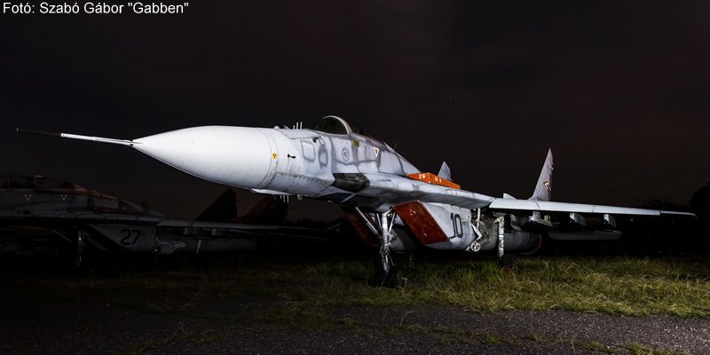 Kép a Mikojan-Gurjevics MiG-29 típusú, 10 oldalszámú gépről.