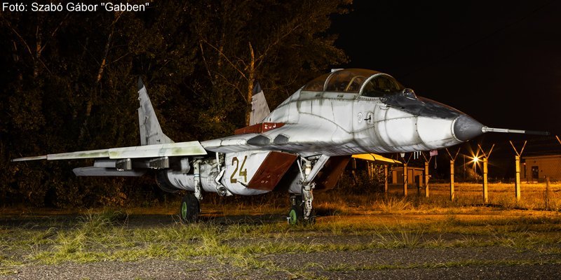 Kép a Mikojan-Gurjevics MiG-29 típusú, 24 oldalszámú gépről.