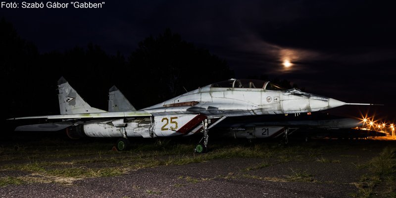 Kép a Mikojan-Gurjevics MiG-29 típusú, 25 oldalszámú gépről.