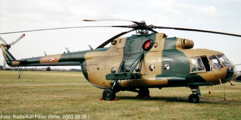 Kép a Mil Mi-17 típusú, 701 oldalszámú gépről.