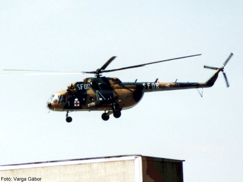 Kép a Mil Mi-17 típusú, 704 oldalszámú gépről.