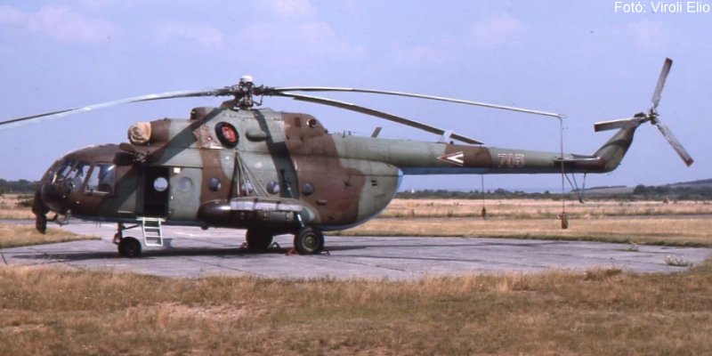 Kép a Mil Mi-17 típusú, 705 oldalszámú gépről.