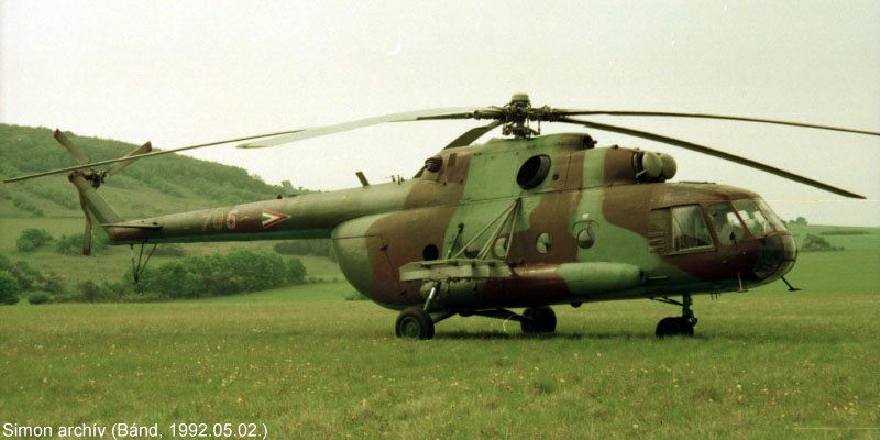 Kép a Mil Mi-17 típusú, 705 oldalszámú gépről.