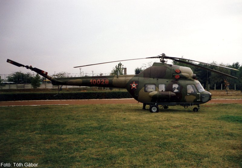 Kép a Mil Mi-2 típusú, 10028 oldalszámú gépről.
