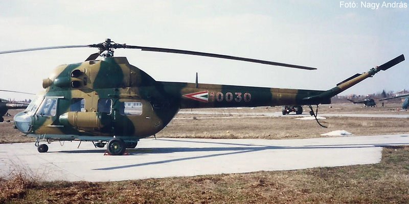 Kép a Mil Mi-2 típusú, 10030 oldalszámú gépről.