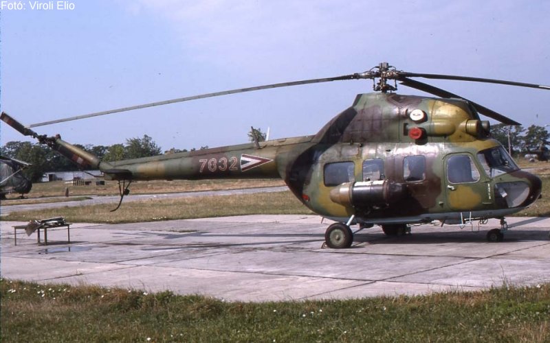 Kép a Mil Mi-2 típusú, 7832 oldalszámú gépről.