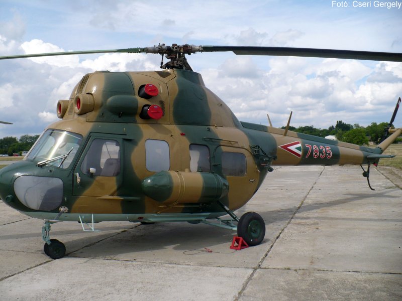 Kép a Mil Mi-2 típusú, 7835 oldalszámú gépről.