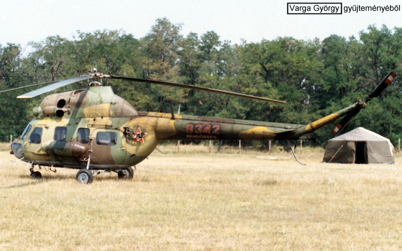 Kép a Mil Mi-2 típusú, 8342 oldalszámú gépről.