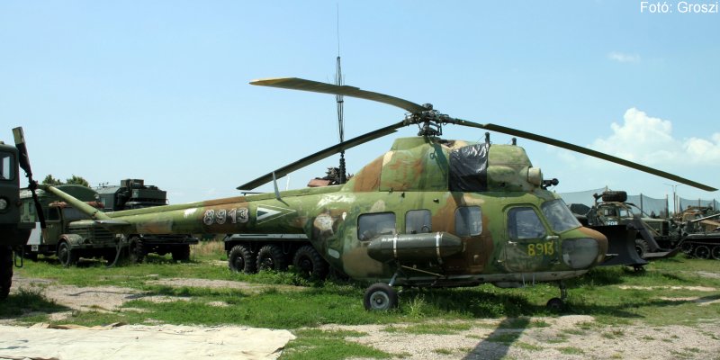 Kép a Mil Mi-2 típusú, 8913 oldalszámú gépről.