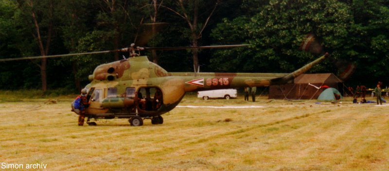 Kép a Mil Mi-2 típusú, 8915 oldalszámú gépről.