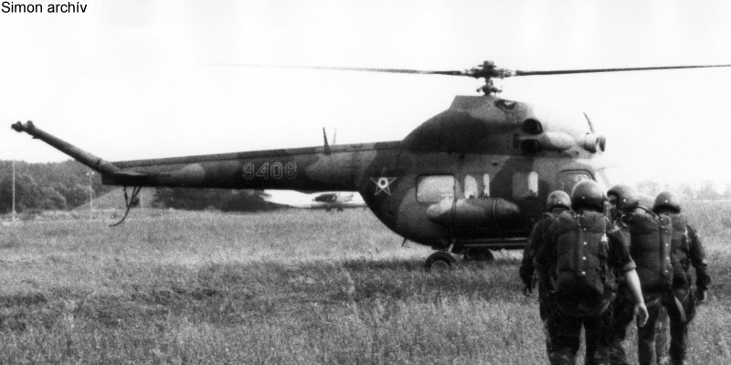 Kép a Mil Mi-2 típusú, 9408 oldalszámú gépről.