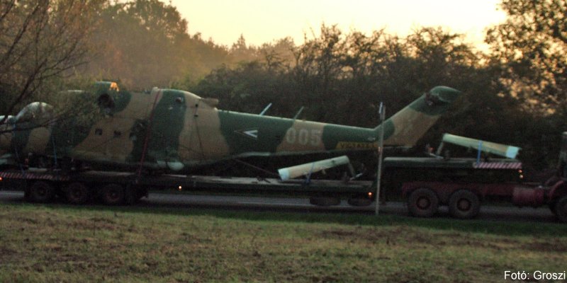 Kép a Mil Mi-24 típusú, 005 (1) oldalszámú gépről.